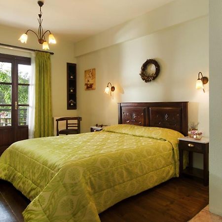 Fretzato Aparthotel Eláti Стая снимка