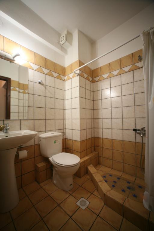 Fretzato Aparthotel Eláti Стая снимка